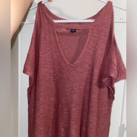 American Eagle pink cut out tee. Women’s size XXS. - Picture 3 of 3